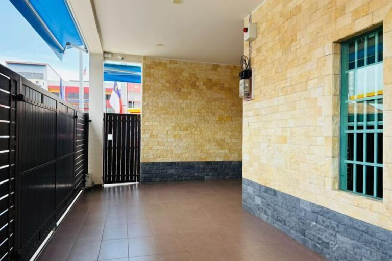 Property grounds, Spacious Home in Central Melaka for Families 10 pax, Chill & Relax at Extra Wide Balcony, COMFY HILL, Malacca City
