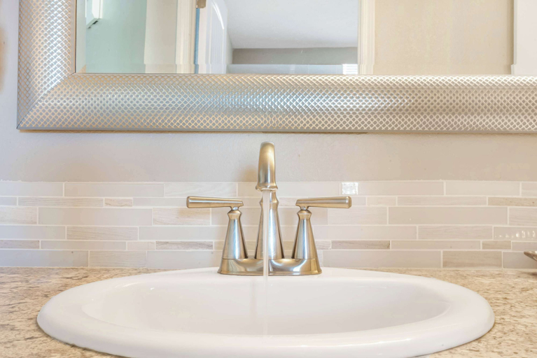 Bathroom 2, Windsor Cottage Fall Creek Beauty by Table Rock!, Taney