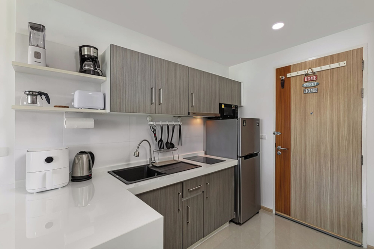 Private kitchen 4, Studio in Ozone Condo in Kata A702, Pulau Phuket