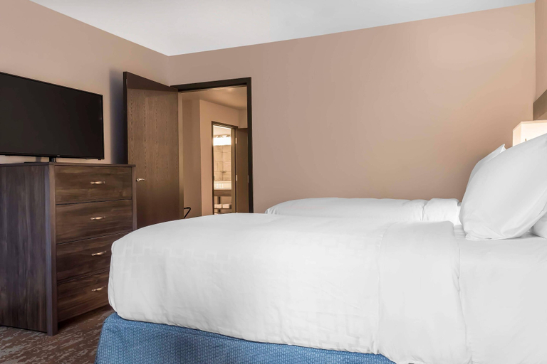Bedroom 3, Copper King Convention Center, an Ascend Collection Hotel, Silver Bow