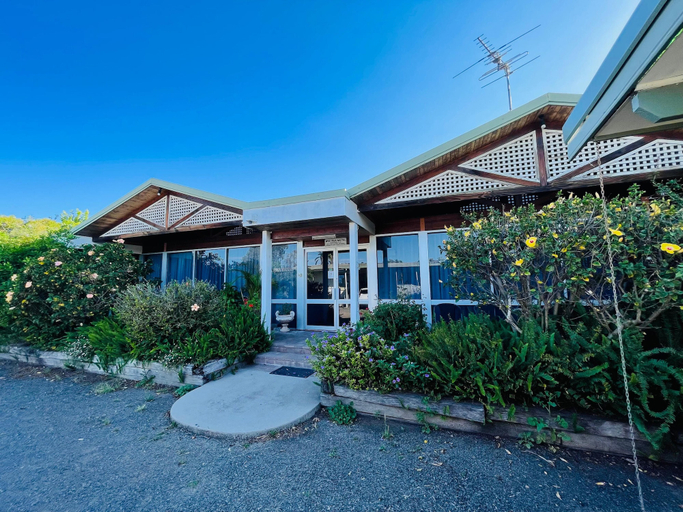 Restaurant, Wee Waa Motel, Narrabri