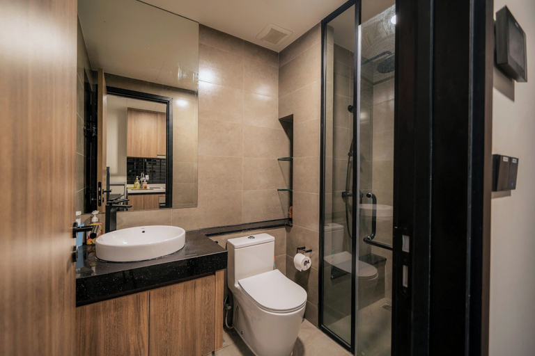 Bathroom, DE LA SOL Premier Residence, District 4