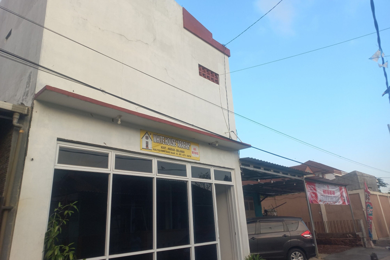 Front of property 4, OYO 94771 White House Arafah Syariah, Banyumas