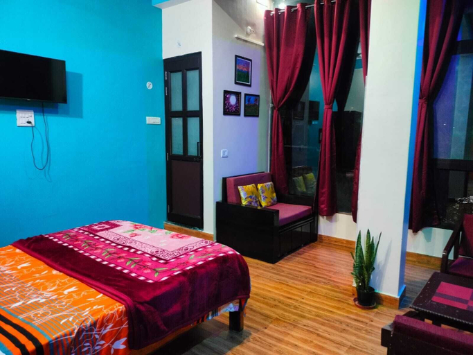 Bedroom 2, MangalMurti Himalyan Hotel, Almora