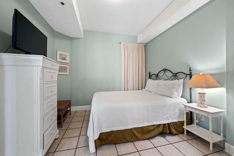 Bedroom 3, Island Royale 606, Baldwin