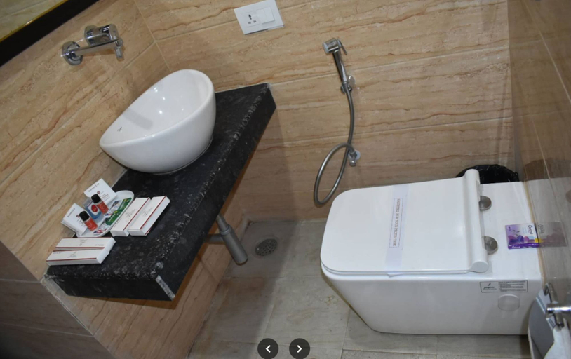 Bathroom 4, Hotel Taj Darbar Gaya, Gaya