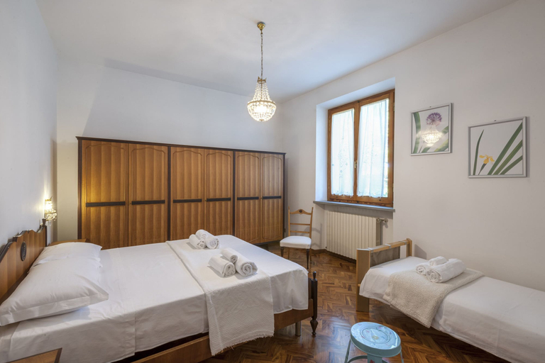 Room 5, Villa Paola 10 by Marche Holiday Villas, Pesaro E Urbino