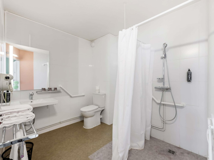 Bathroom 4, Hotel Lyon Croix Rousse Henon, Rhône