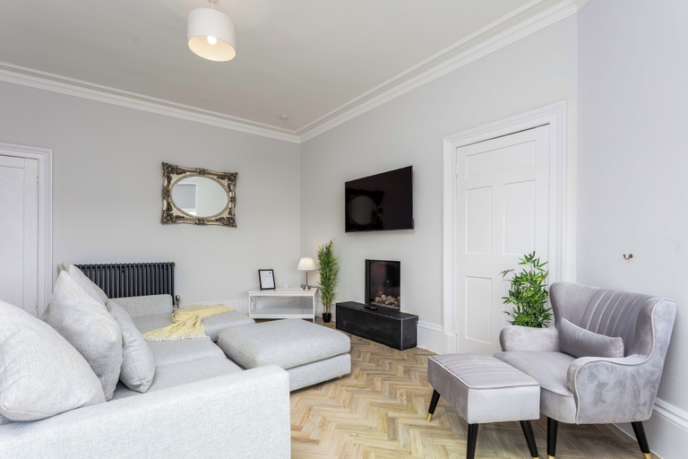 Interior 2, The Bay Suite - Donnini Apartments, South Ayrshire