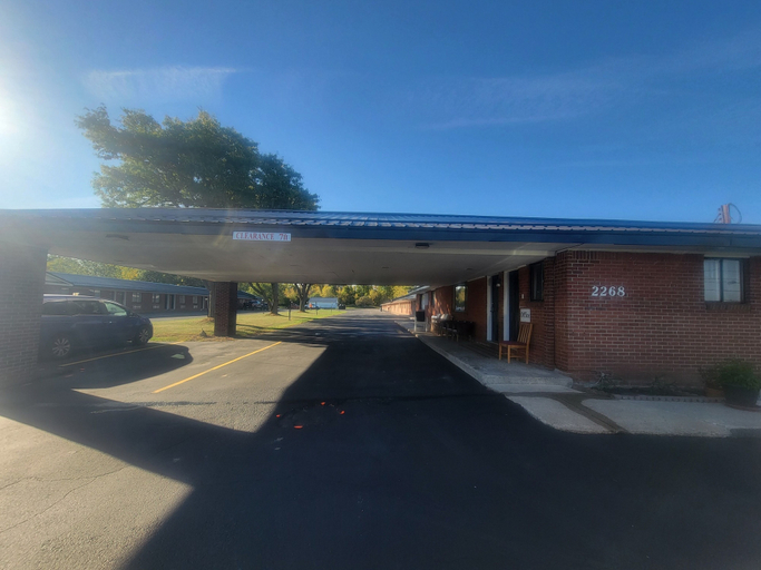 Exterior 5, Orchard Park Motel, Erie