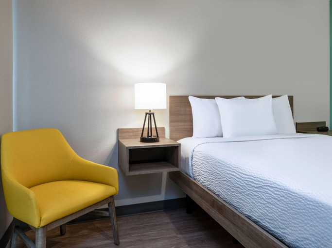 Room 2, ECHO Suites Extended Stay by Wyndham Springfield Airport PLZ, Greene
