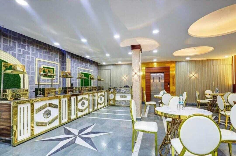 Restaurant 3, Hotel Vibe Blue, Gautam Buddha Nagar