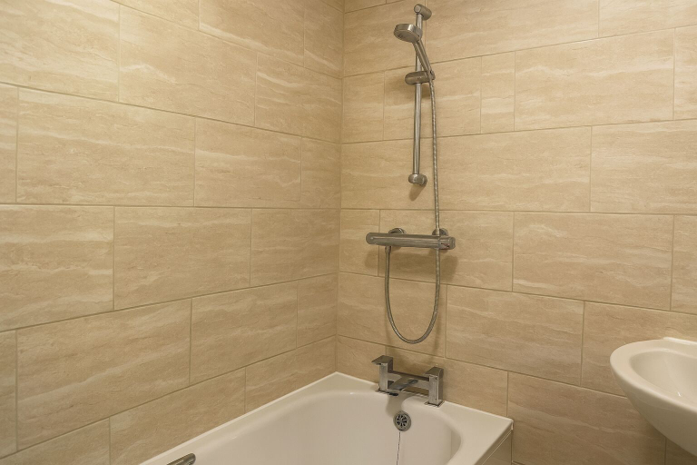 Bathroom 2, 3br-sleeps5-balcony-centrallondon-ws95, London