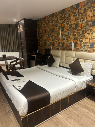 Room 3, The Crims Hotel Pratap Nagar, Jaipur