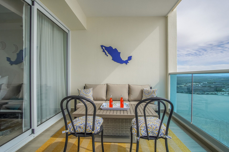 Outdoor dining 4, Beautiful 2 Bedroom Condo Encantame Tower E 802, Puerto Peñasco