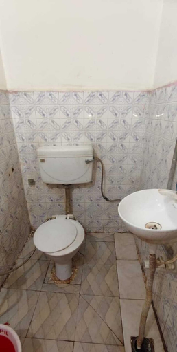 Bathroom 2, Hotel Sita Kunwar, Kaushambi