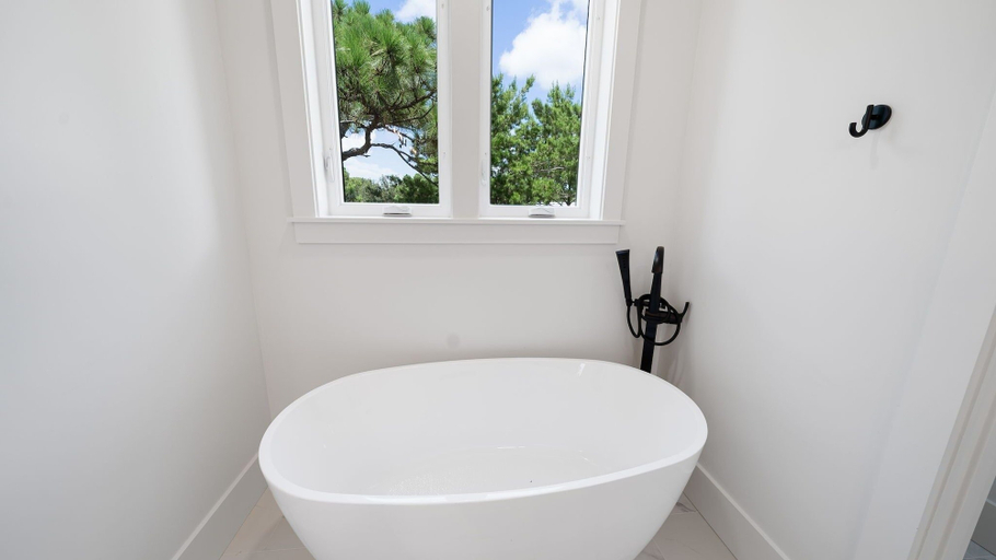 Bathroom 5, Sand Wand 5 Bedroom Home, Coffee
