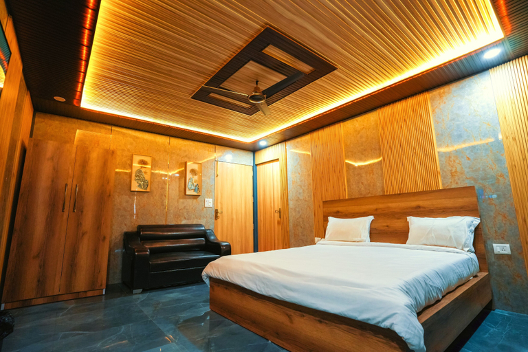 Room 2, Pahadi Aangan BoutiqueVilla By Shivaneel, Nainital