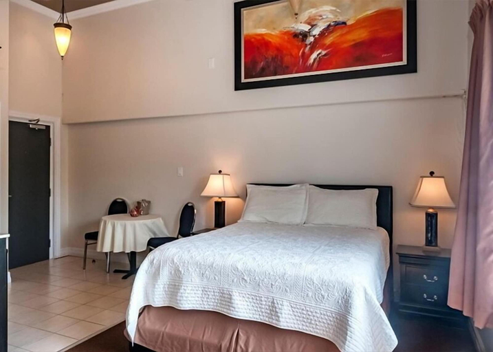 Room 3, Bayview Inn, Division No. 1