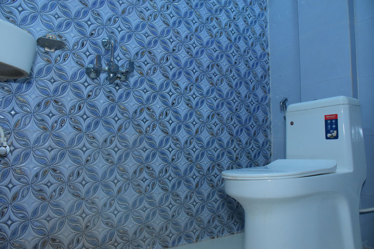 Bathroom 4, Hotel Anmol Inn, Allahabad