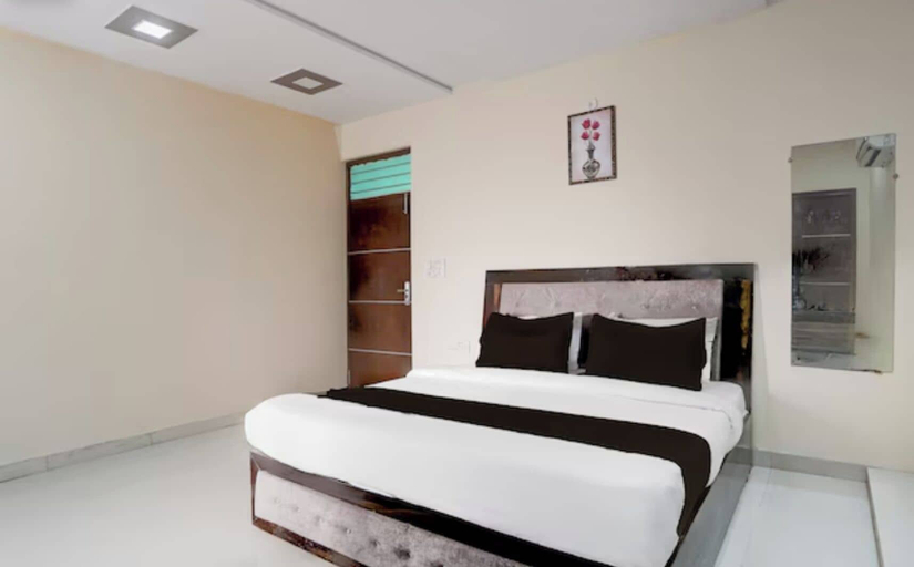 Bedroom 5, Hotel The Majestic Taj, Agra