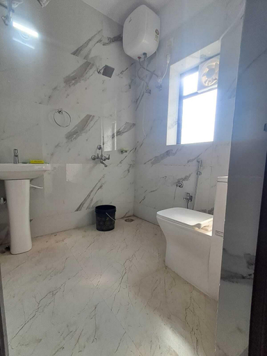 Bathroom 3, Keshav Inn Hotel And Banquet, Ranchi