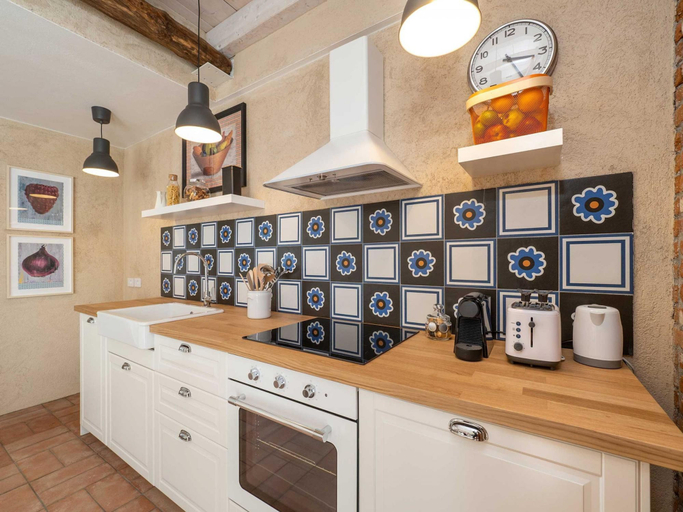 Room 3, Green Lodge - Apartment 9 - 2 BR 1 Bath, Novara