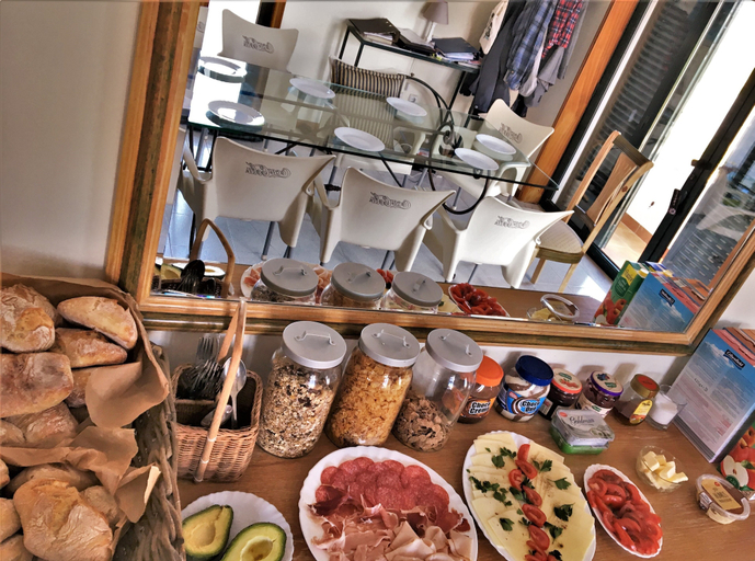 Breakfast buffet, Slide Surfcamp, Vagos