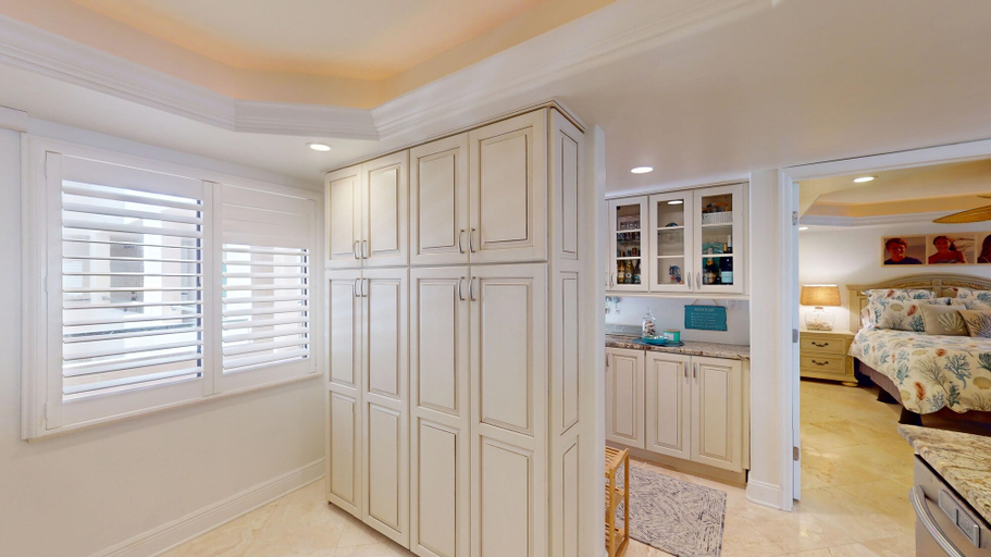 Room 2, Sandarac 502b: Beachfront 3br Condo W/ Pool & Views 3 Bedroom Condo, Lee