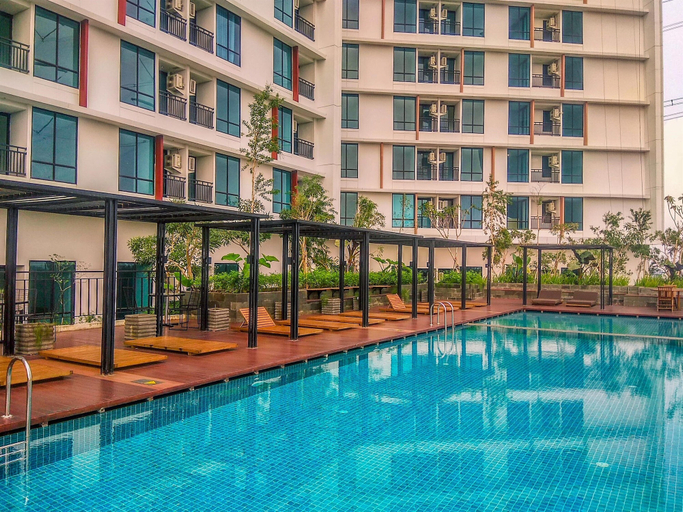 Pool 2, Simple White Designed Studio At Lrt City Bekasi Apartment, Bekasi