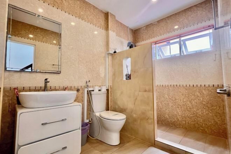 Bathroom 4, Chasing Light Villa, Pattaya