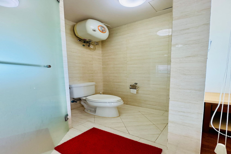 Bathroom 5, Staycation Jakarta - Ancol Mansion Apt, Jakarta Utara