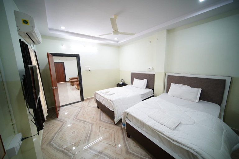Room 4, HAPPY STAYS, Krishna