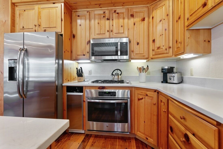Private kitchen 4, 301 - Three Bedroom Condo with Spa Bristlecone by Deer Valley Resort, Summit