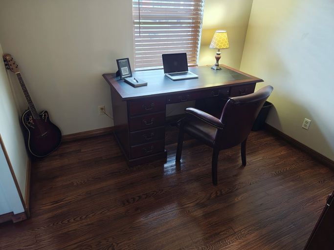 Business center, Pointer Palace, Lawrence