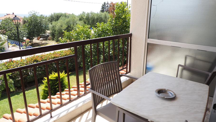 Terrace/patio 3, leonidas apartments and suites, Central Macedonia