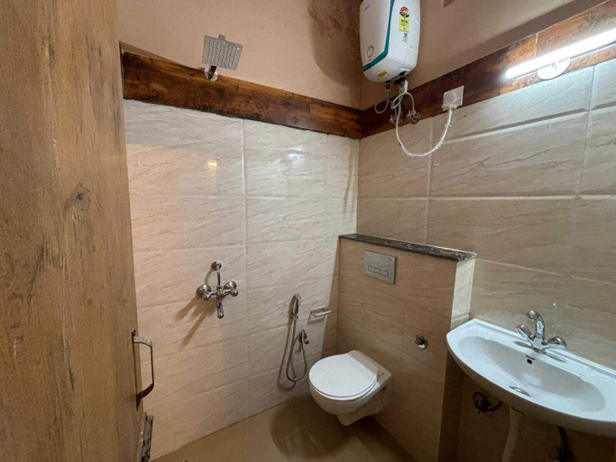 Bathroom 4, The Noor House, Agra