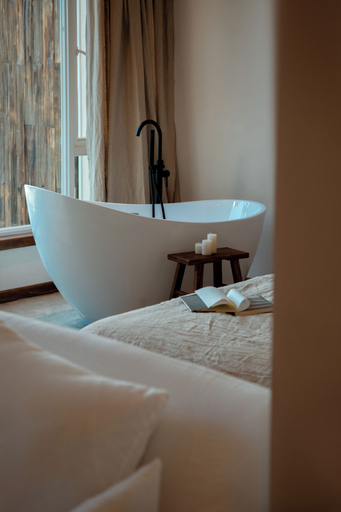 Room 5, Lijiang Tennessee Moutain Lodge - A Luxury Farmstay with Jade Dragon Views-Baisha Village Branch, Lijiang