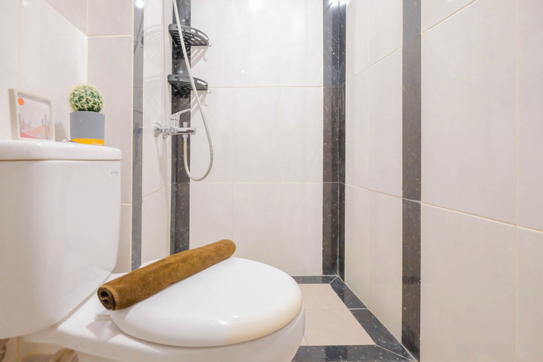 Bathroom 5, Chic Style Studio Apartment Grand Kamala Lagoon Bekasi, Bekasi