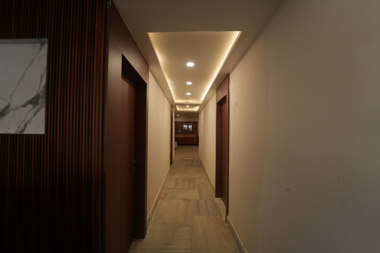 Interior entrance, Icon Residency Inn, Kaushambi