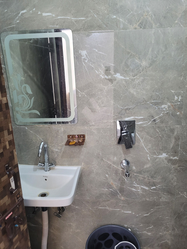 Bathroom 2, Roomshala Hotel Scorpio, Delhi