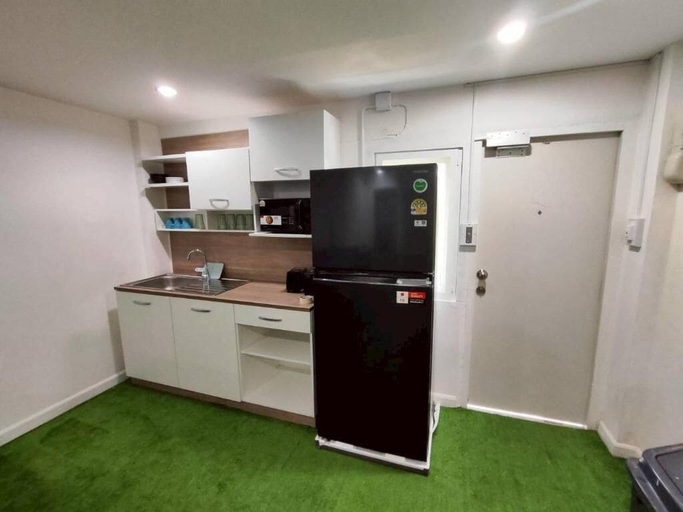 Private kitchen 3, Banana Bunkhouse Hostel, Pulau Phuket