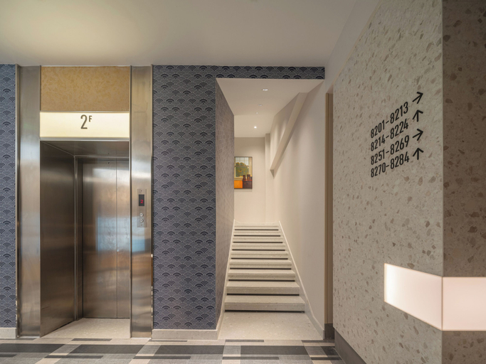 Elevator, Captain 5 Youth Hotel, Shanghai