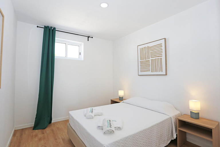 Room 5, X 05 - 1 Bed Apartment in Quinta da Ponte, Lagos