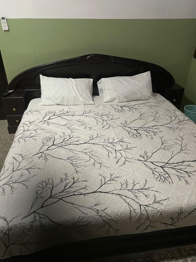 Room 2, Enyo Home, Tema