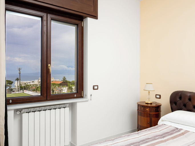 Room 3, Residenza Le Sirene, Napoli