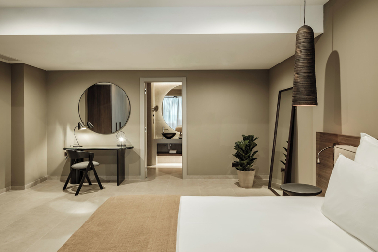 Room 4, AX The Heights Residences