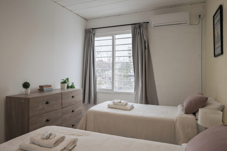 Room 4, MOT Gurruchaga 1200, Distrito Federal
