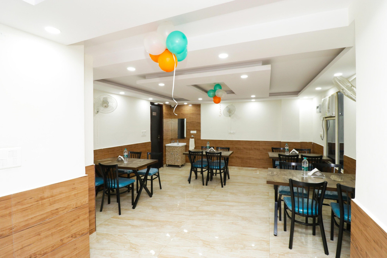 Dining, Corporate Business Hotel Yashobhoomi, Delhi