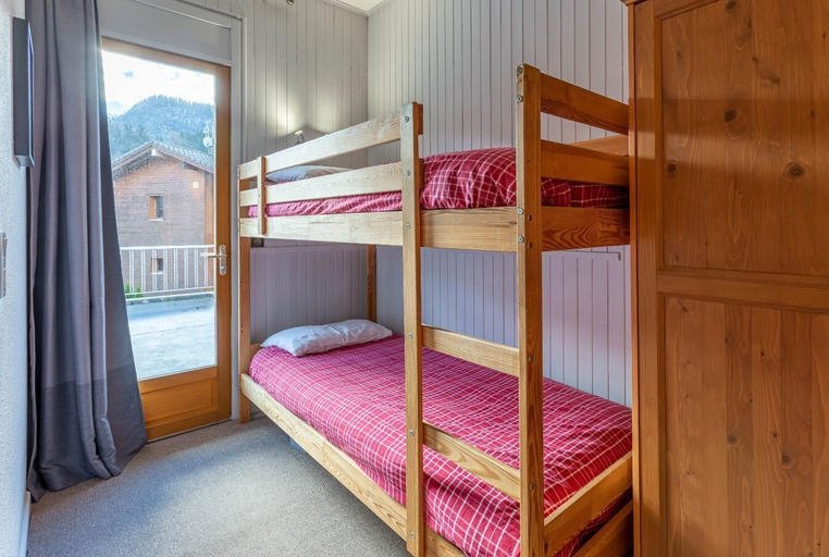 Room 2, Hotel les Aravis, Haute-Savoie